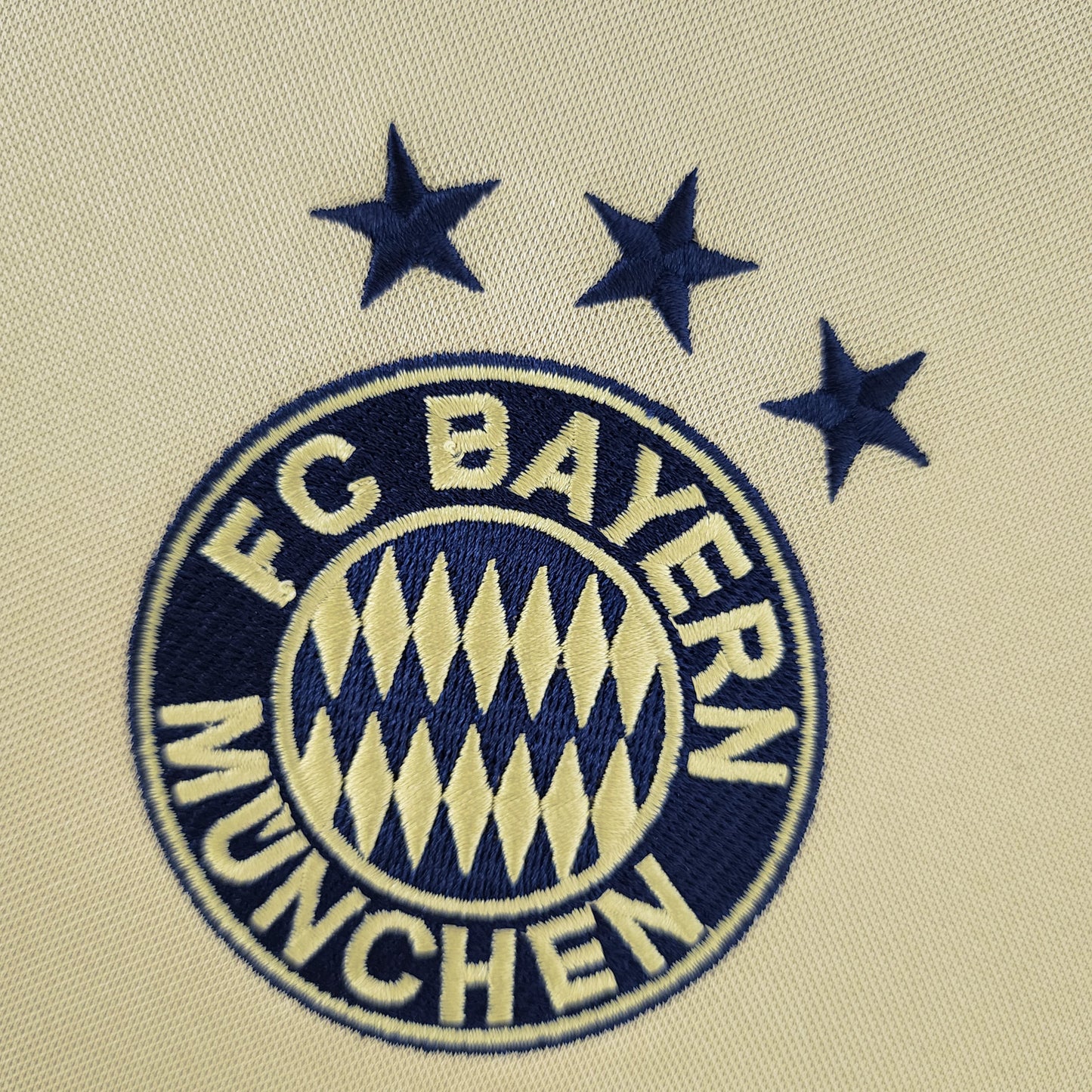 BAYERN MÚNICH I 2004 HOMBRES (RETRO)