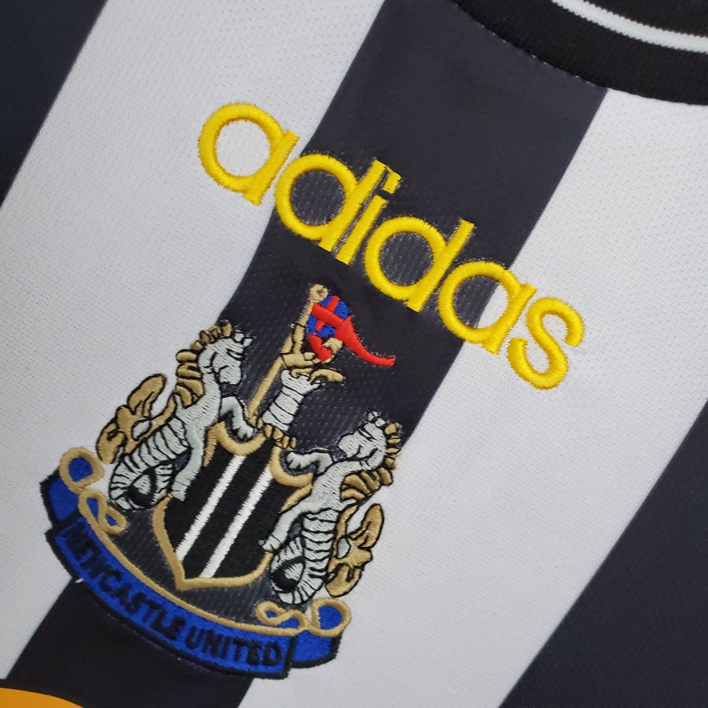 NEWCASTLE l 97/99 HOMBRES (RETRO)