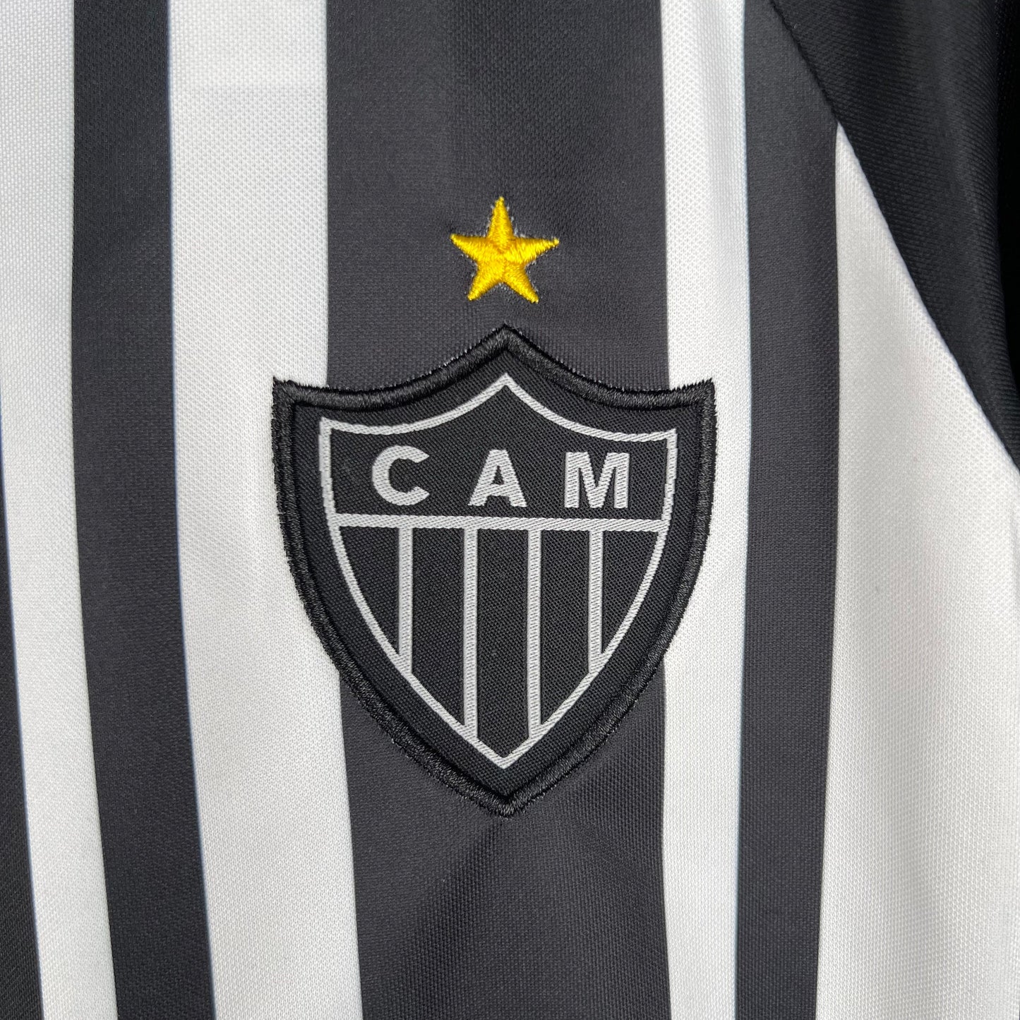 ATLETICO MINEIRO I 23/24 KIT PARA NIÑOS