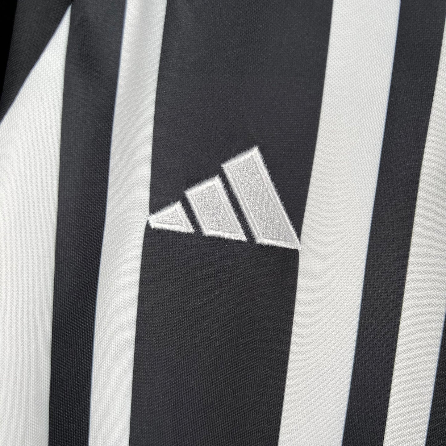 ATLETICO MINEIRO I 23/24 KIT PARA NIÑOS