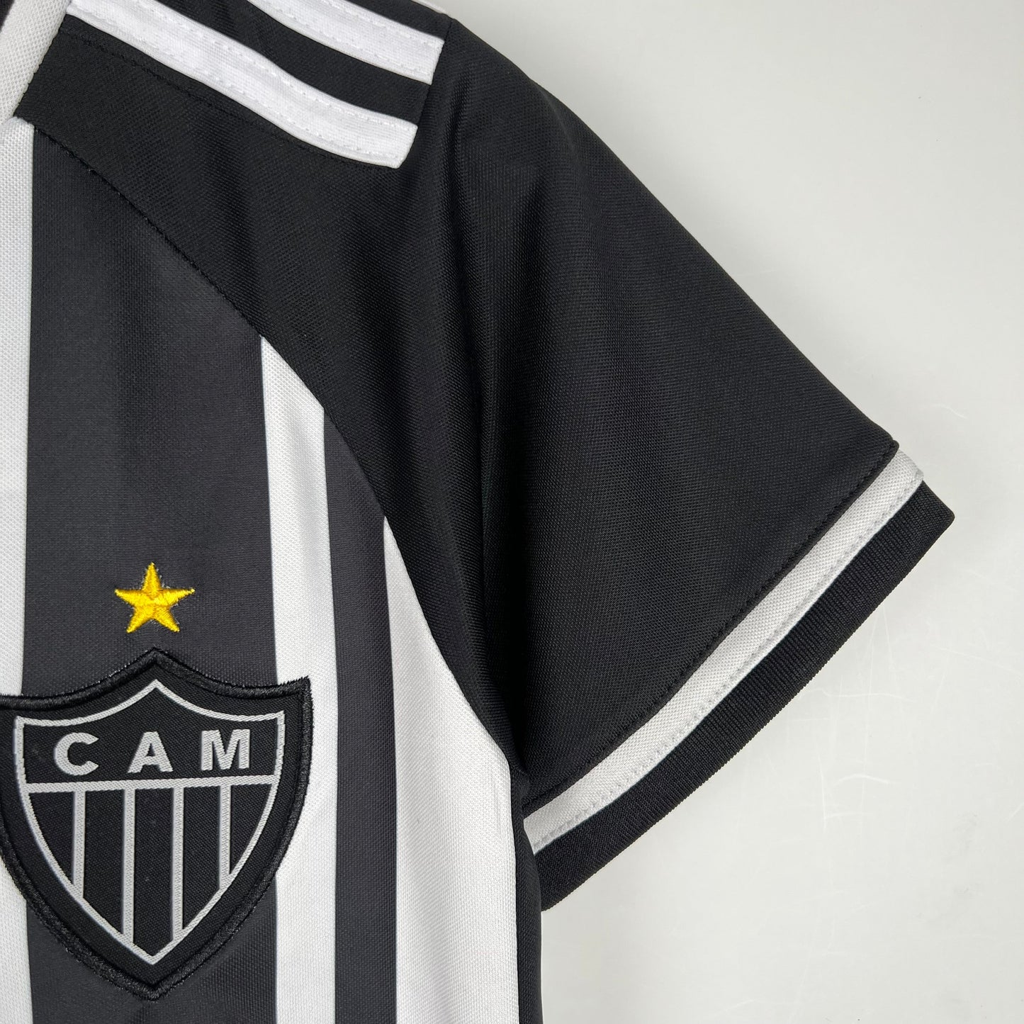 ATLETICO MINEIRO I 23/24 KIT PARA NIÑOS