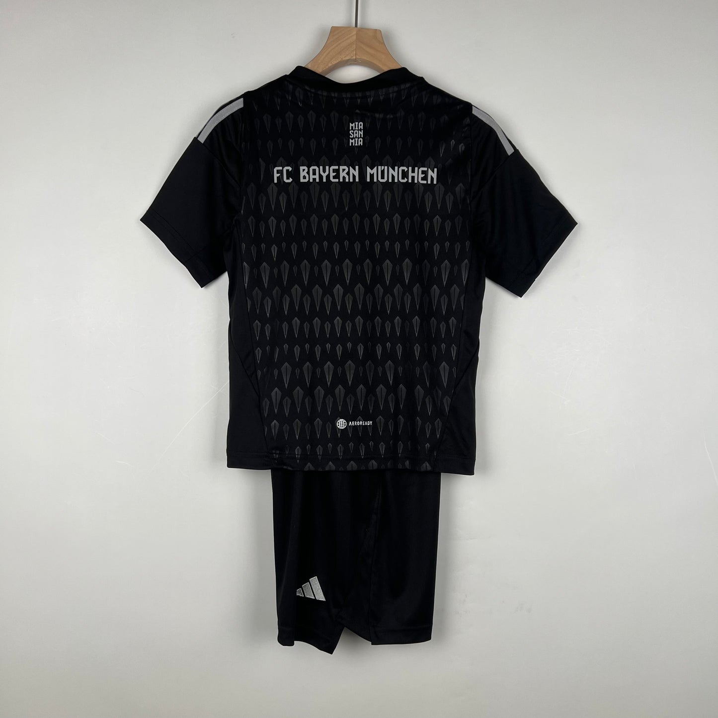 BAYERN MÚNICH II 23/24 KIT PARA NIÑOS