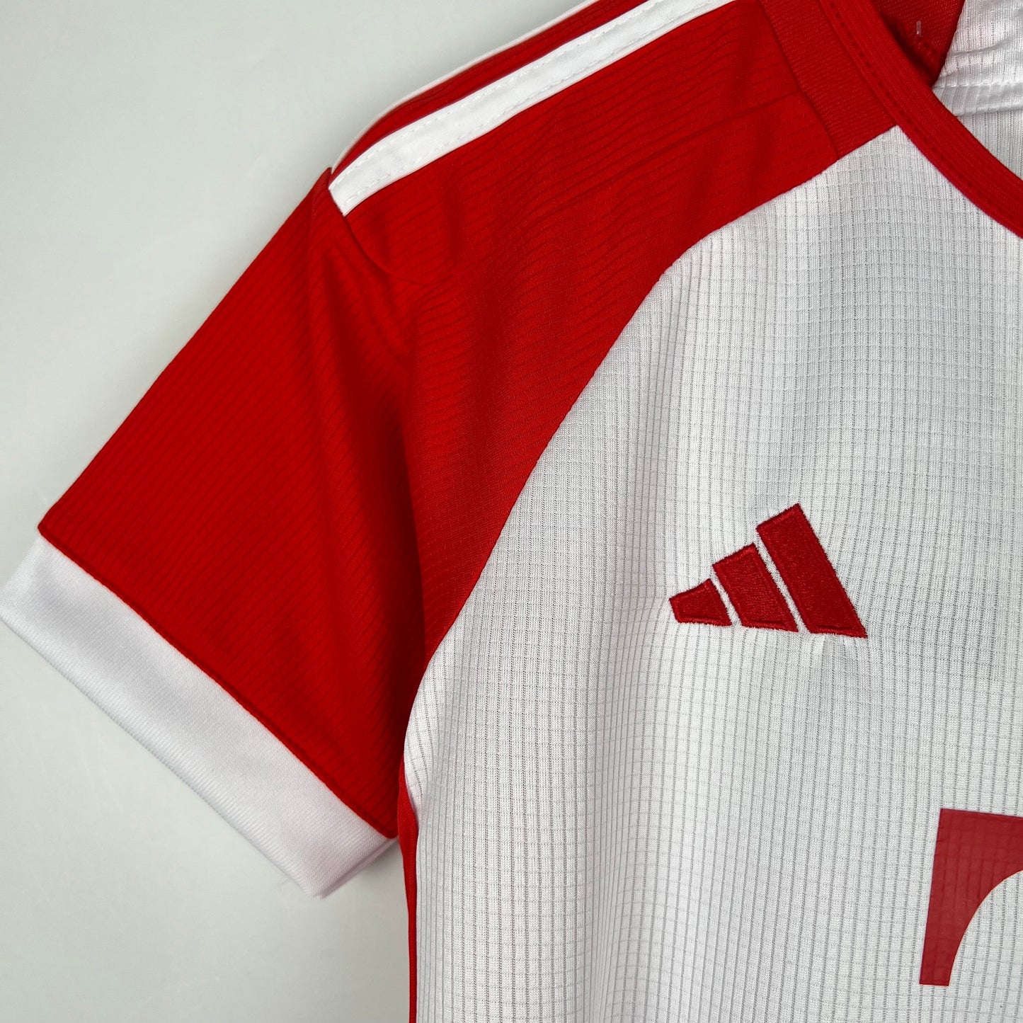 BAYERN MÚNICH I 23/24 KIT PARA NIÑOS