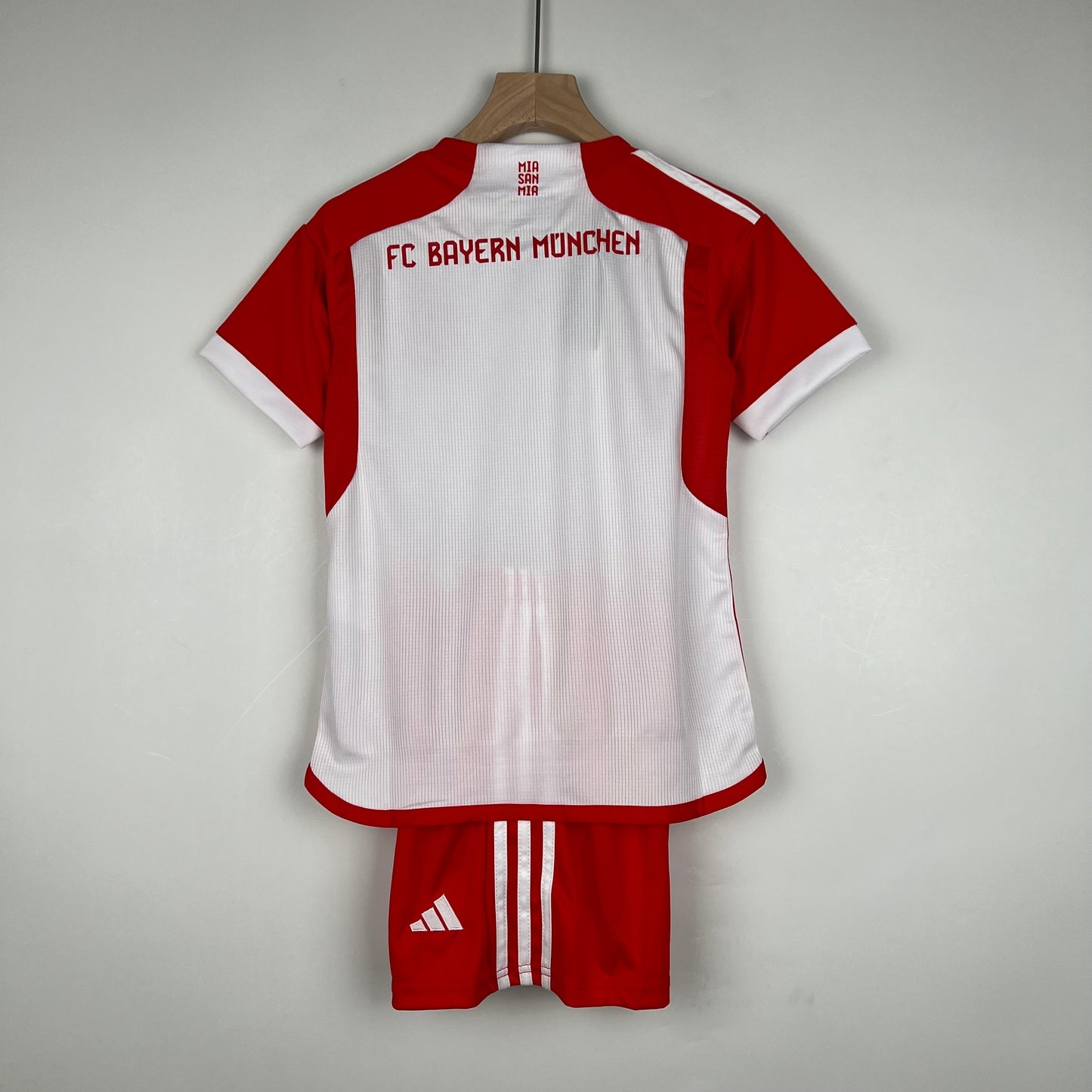 BAYERN MÚNICH I 23/24 KIT PARA NIÑOS