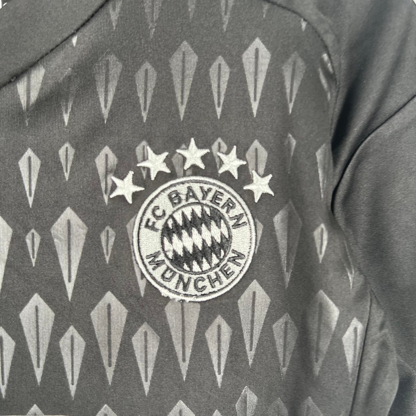 BAYERN MÚNICH II 23/24 KIT PARA NIÑOS