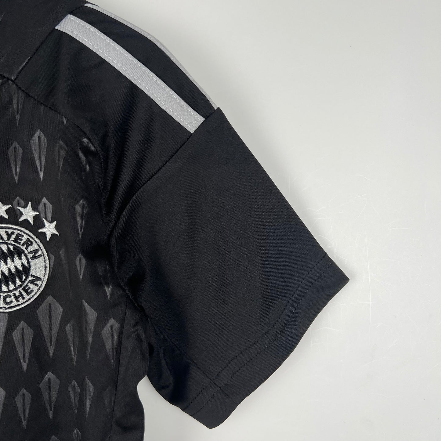 BAYERN MÚNICH II 23/24 KIT PARA NIÑOS