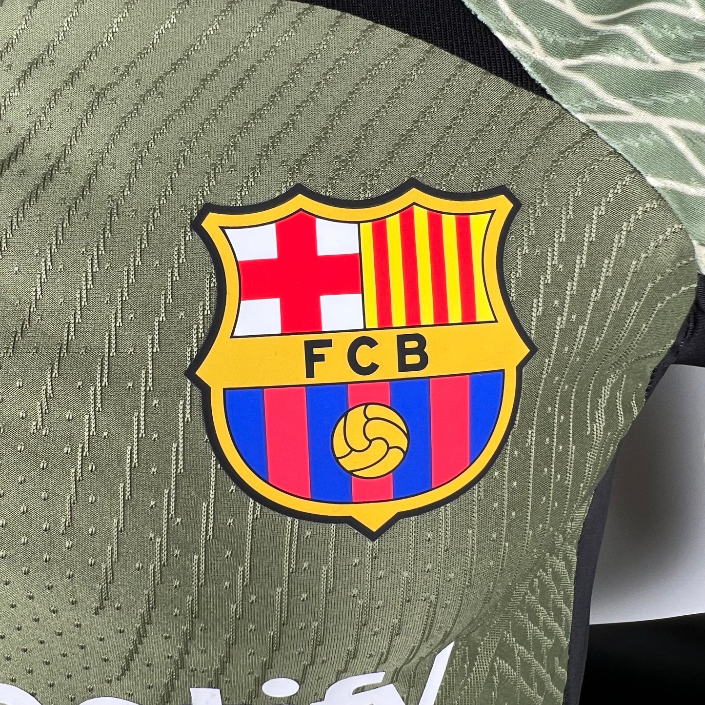 BARCELONA ENTRENAMIENTOII 23/24 HOMBRES (VERSIÓN DEL JUGADOR)