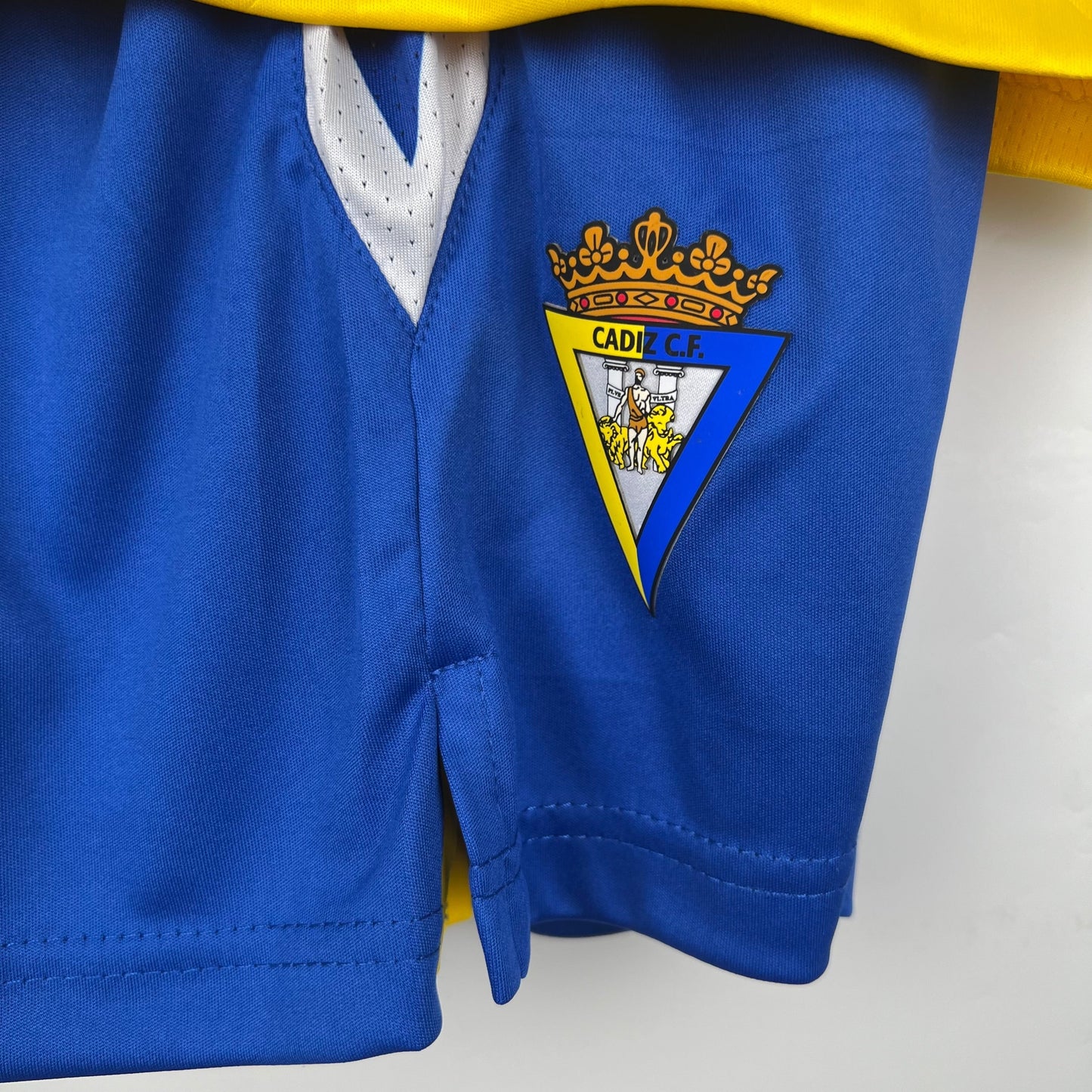 CADIZ I 23/24 KIT PARA NIÑOS