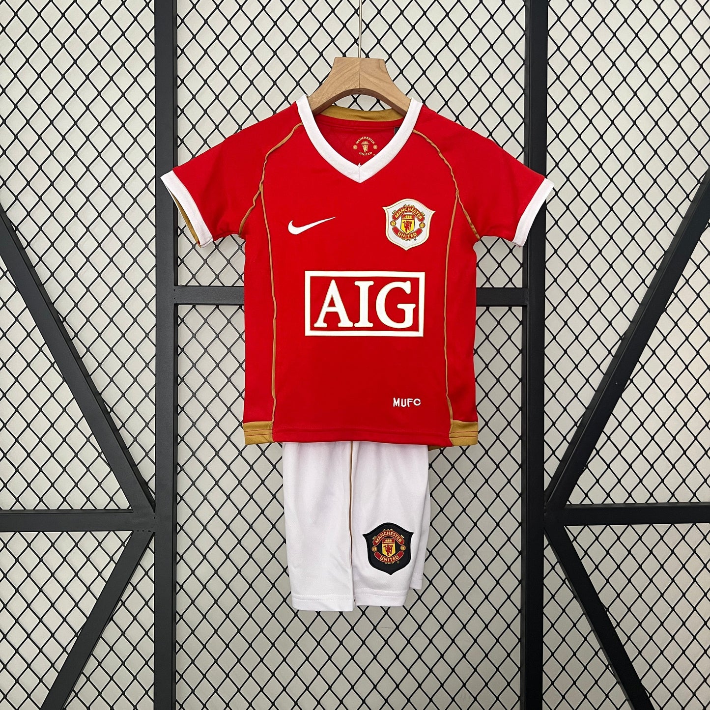 CAMISETA MANCHESTER UNITED I 06/07 KIT PARA NIÑOS (RETRO)