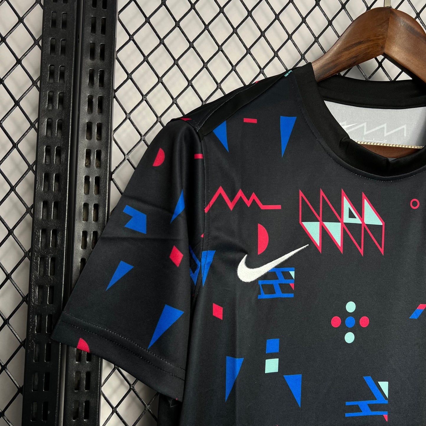 CAMISETA PORTUGAL PRE-MATCH / ENTRENAMIENTO EURO 2024/2025/2026 HOMBRES