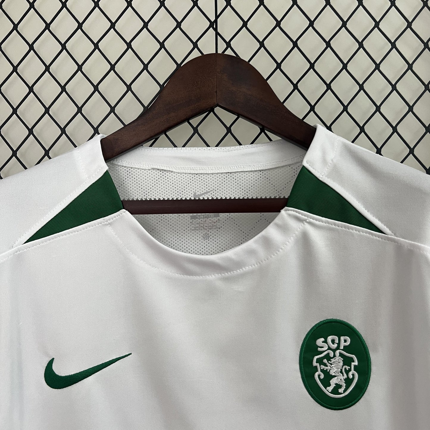 CAMISETA SPORTING LISBOA II EDICIÓN TAZA DE TAZAS 24/25 HOMBRES