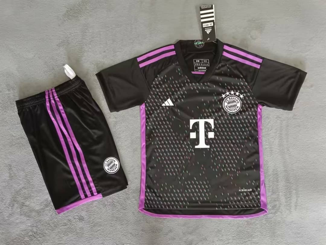 BAYERN MÚNICH EDICIÓN ESPECIAL II 23/24 KIT PARA NIÑOS
