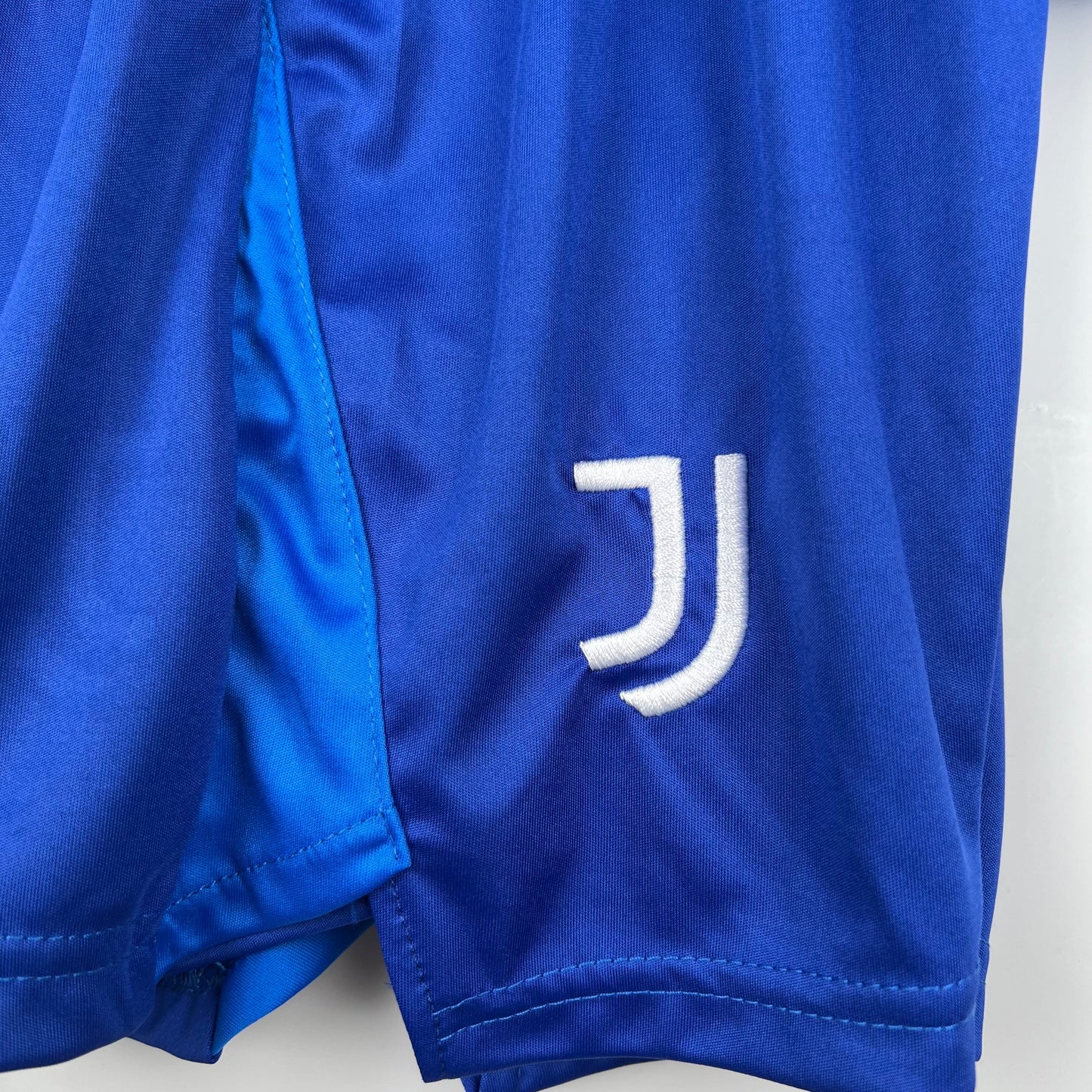 JUVENTUS PORTERO I 23/24 KIT PARA NIÑOS