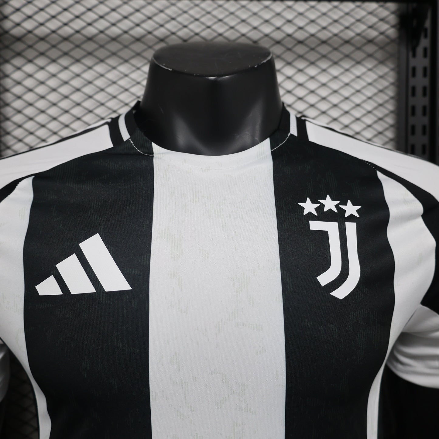 JUVENTUS I 24/25 HOMBRES (VERSIÓN DEL JUGADOR)