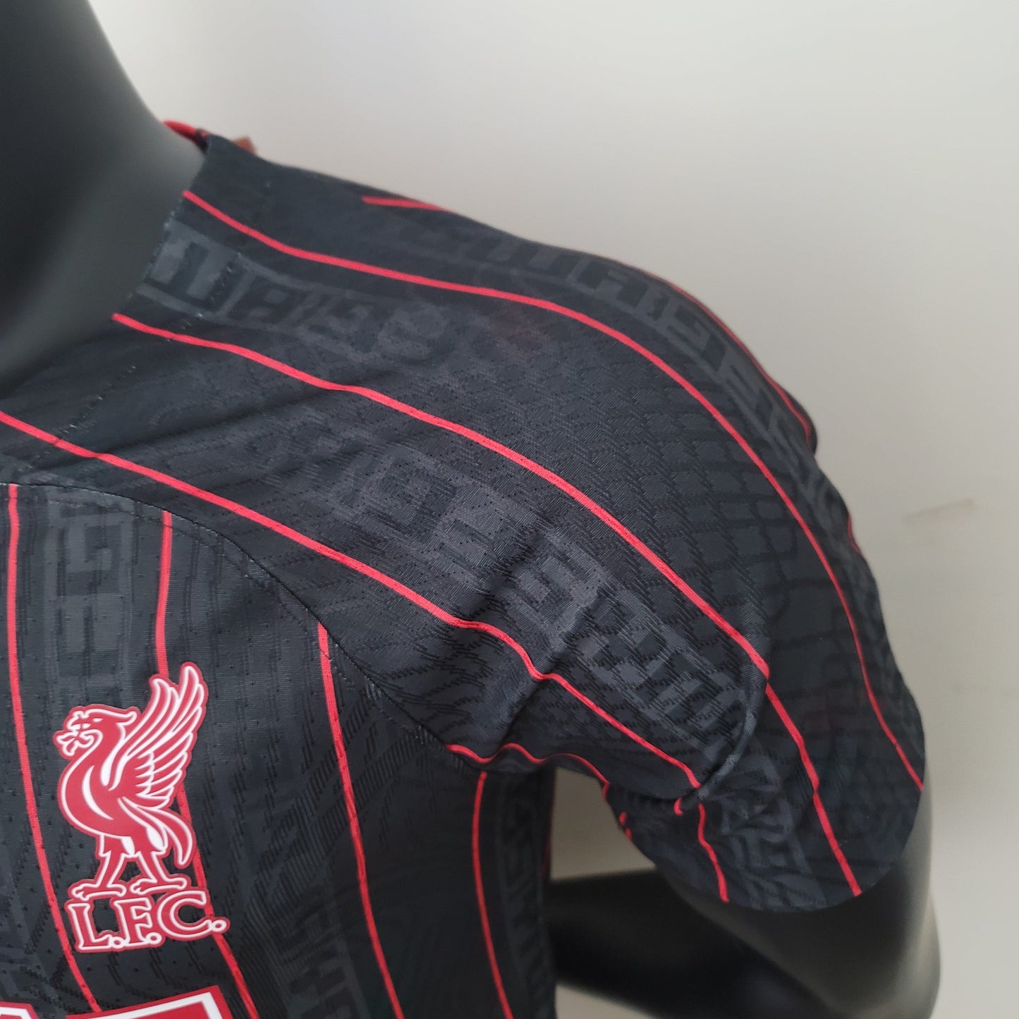 LIVERPOOL EDICIÓN ESPECIAL I 23/24 HOMBRES (VERSIÓN DEL JUGADOR)