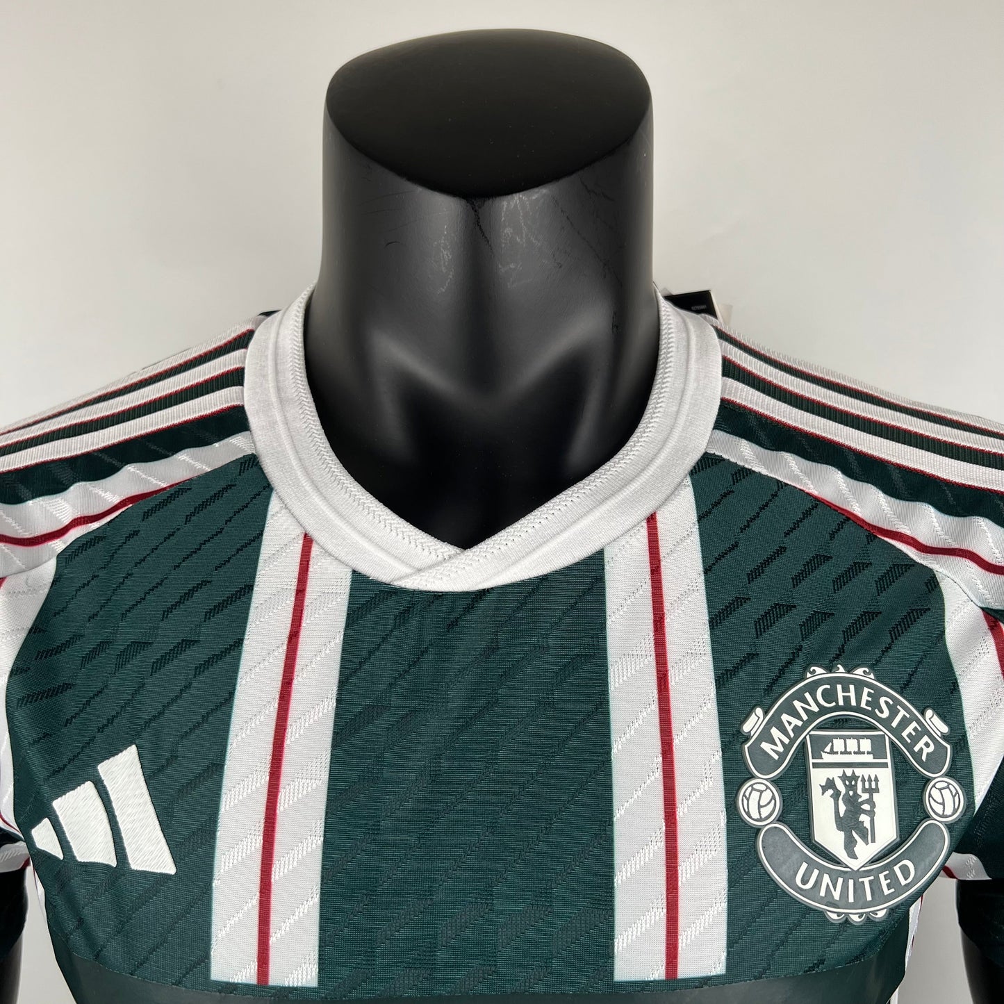 MANCHESTER UNITED III 23/24 HOMBRES (VERSIÓN DEL JUGADOR)