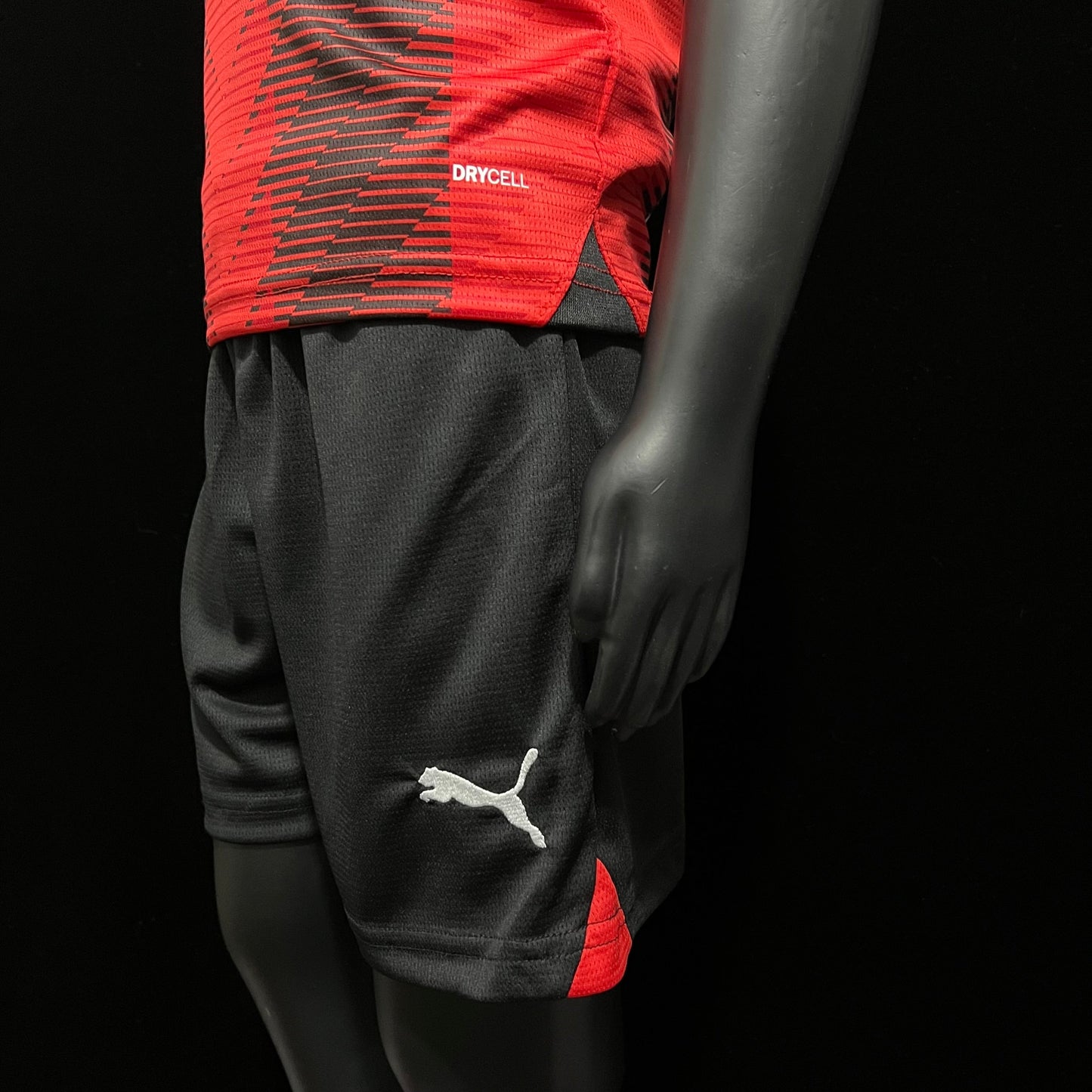 MILÁN I 23/24 KIT PARA NIÑOS