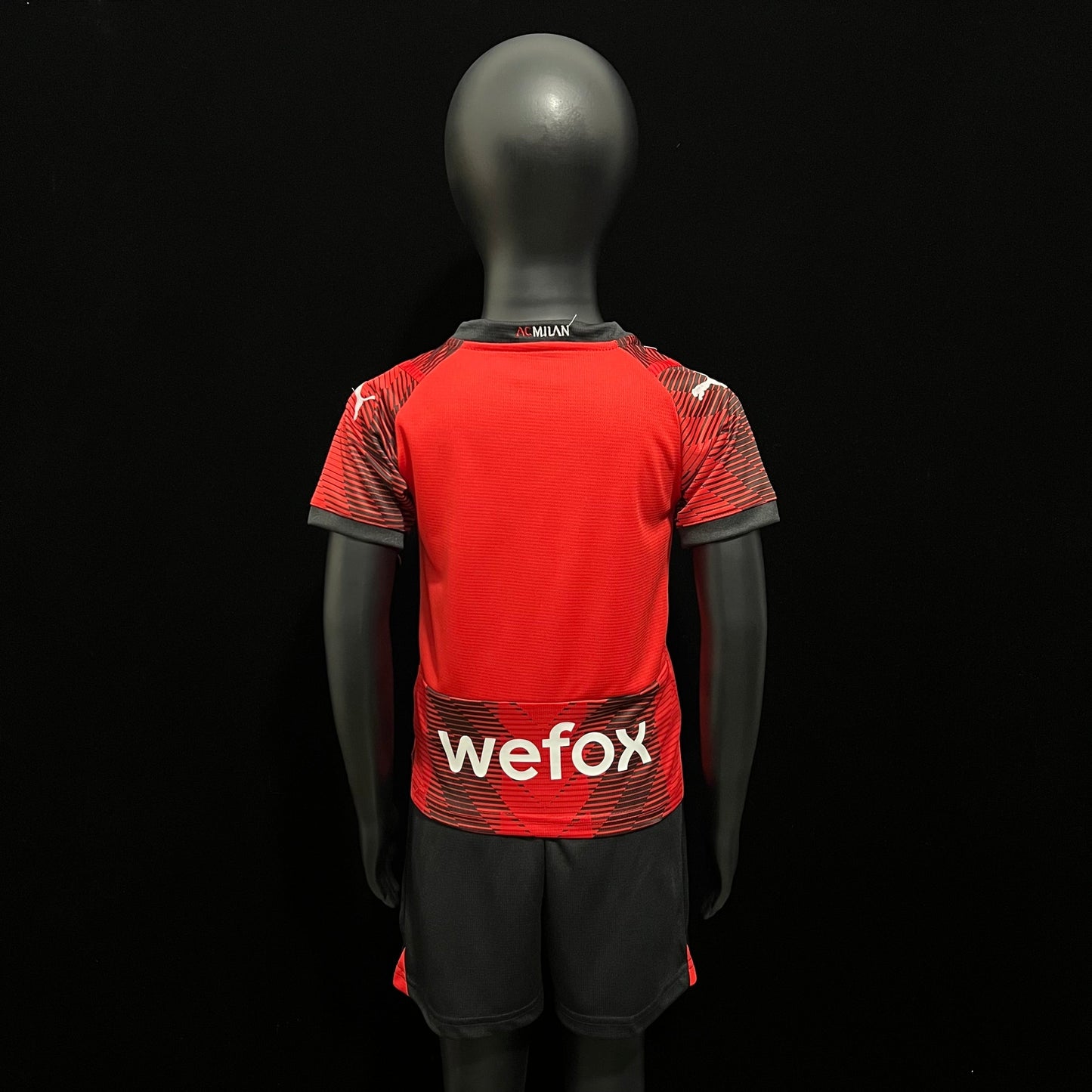 MILÁN I 23/24 KIT PARA NIÑOS