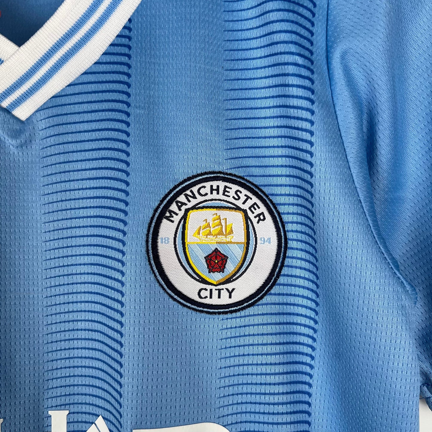 MANCHESTER CITY I 23/24 KIT PARA NIÑOS
