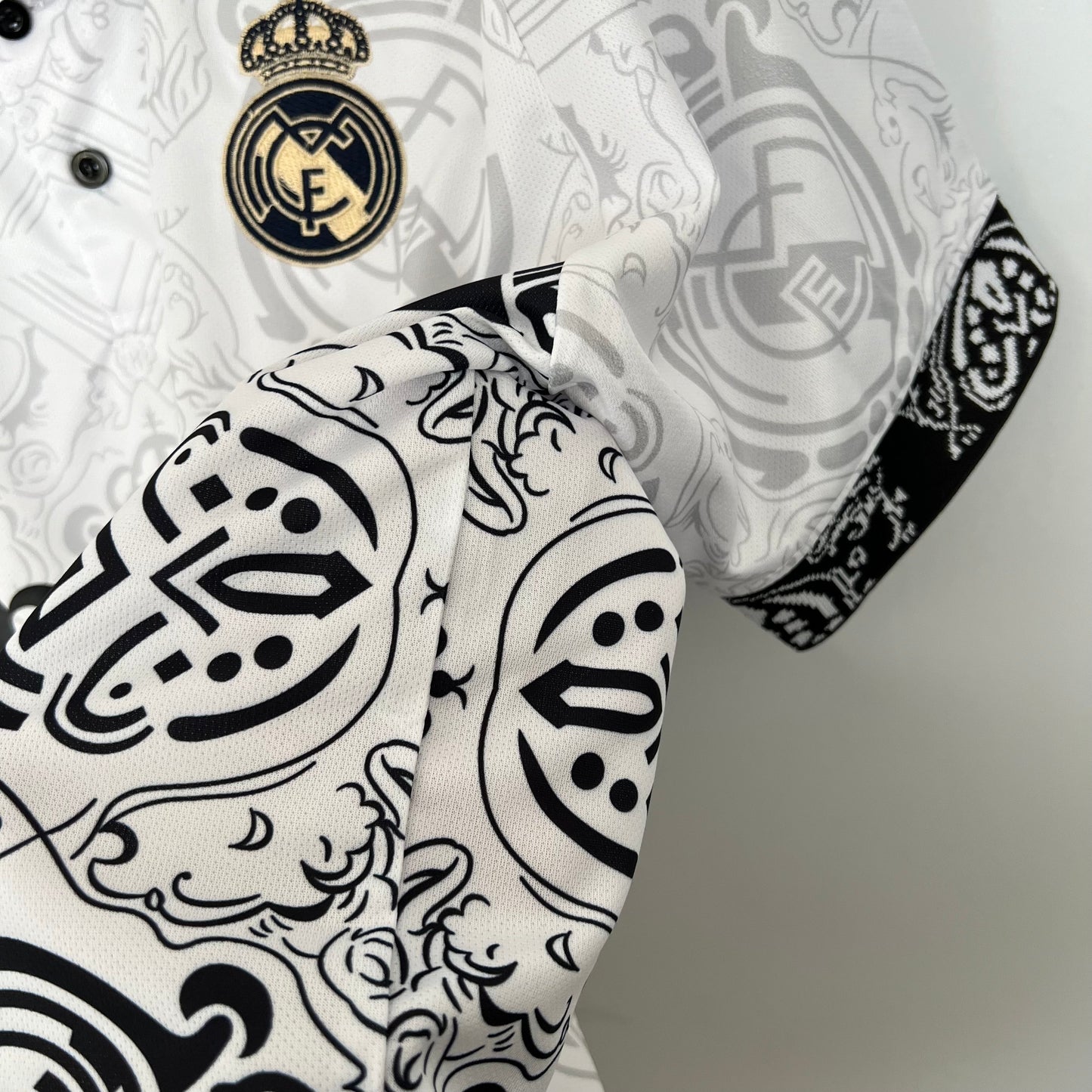 REAL MADRID EDICIÓN ESPECIAL V 23/24 HOMBRES