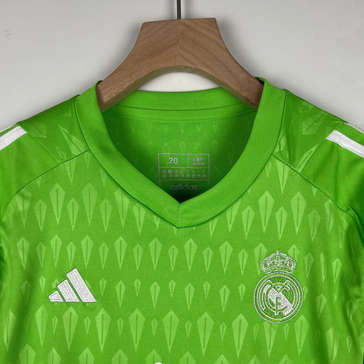 REAL MADRID PORTERO I 23/24 KIT PARA NIÑOS