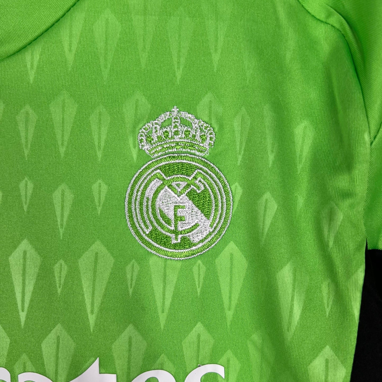 REAL MADRID PORTERO I 23/24 KIT PARA NIÑOS
