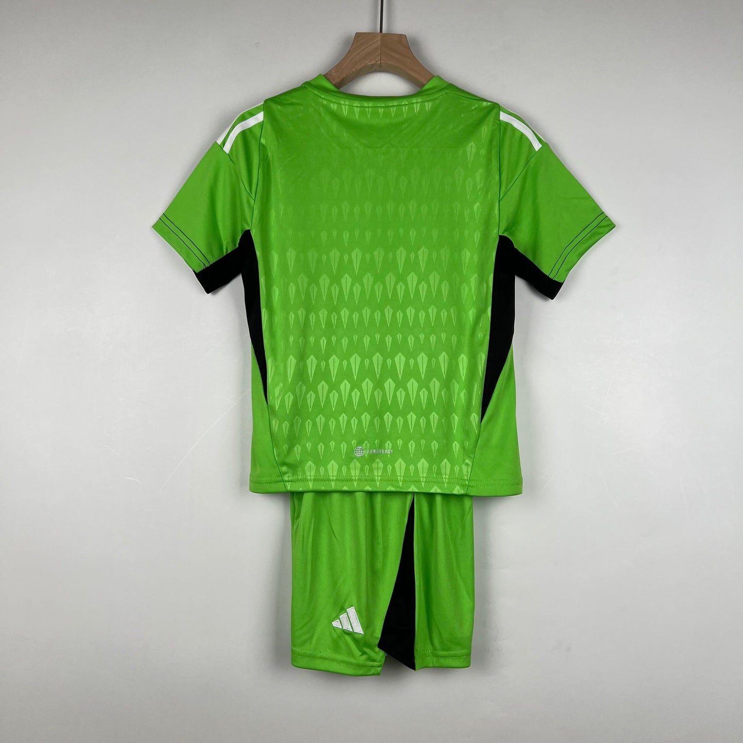 REAL MADRID PORTERO I 23/24 KIT PARA NIÑOS