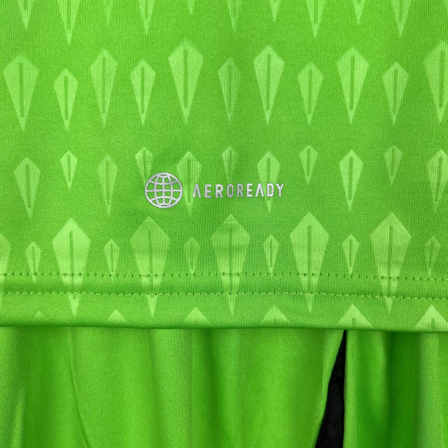 REAL MADRID PORTERO I 23/24 KIT PARA NIÑOS