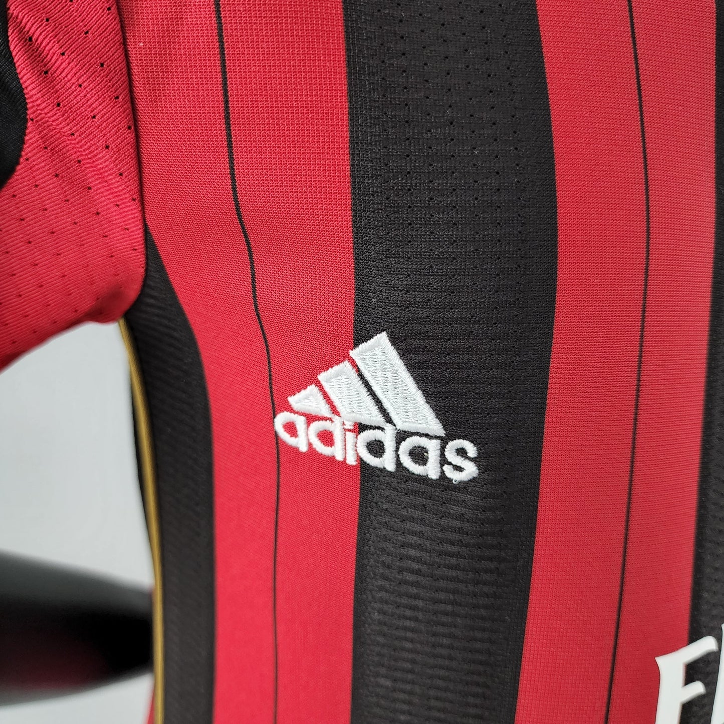 MILÁN I 14/15 (RETRO) KIT PARA NIÑOS