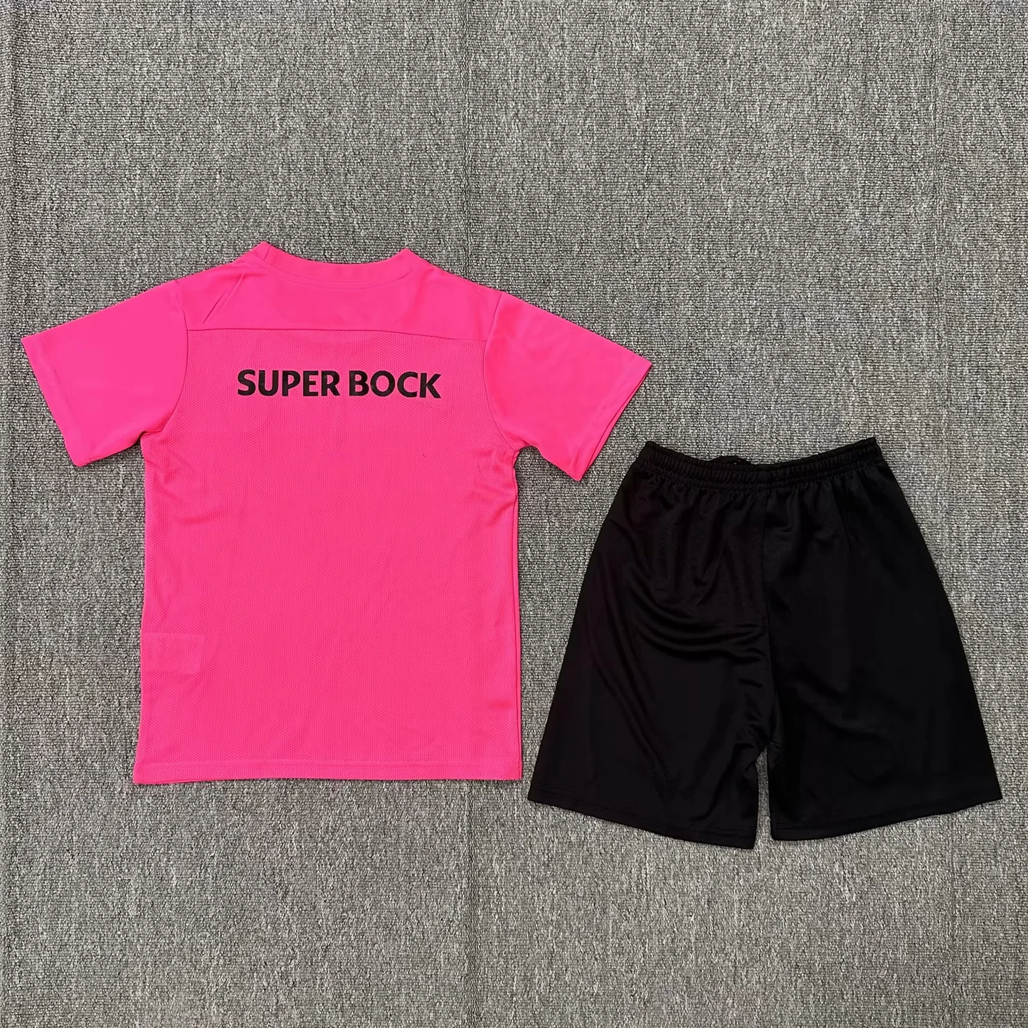 SPORTING LISBOA ROSA OCTUBRE 24/25 KIT PARA NIÑOS
