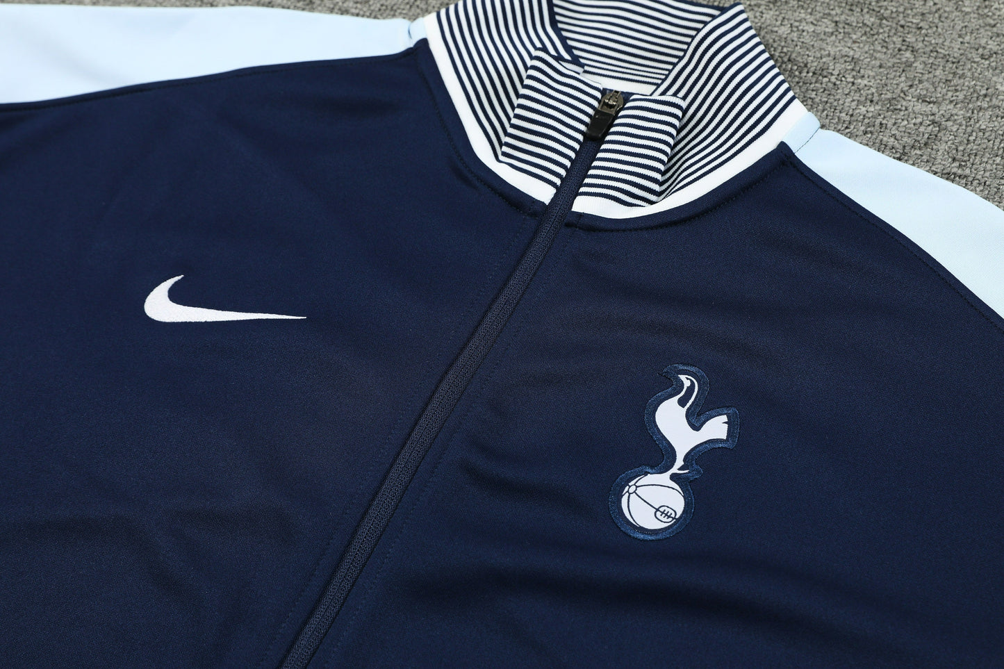 TOTTENHAM CHANDAL 24/25 - UNISEX/UNISEX -AZUL Y ROJO