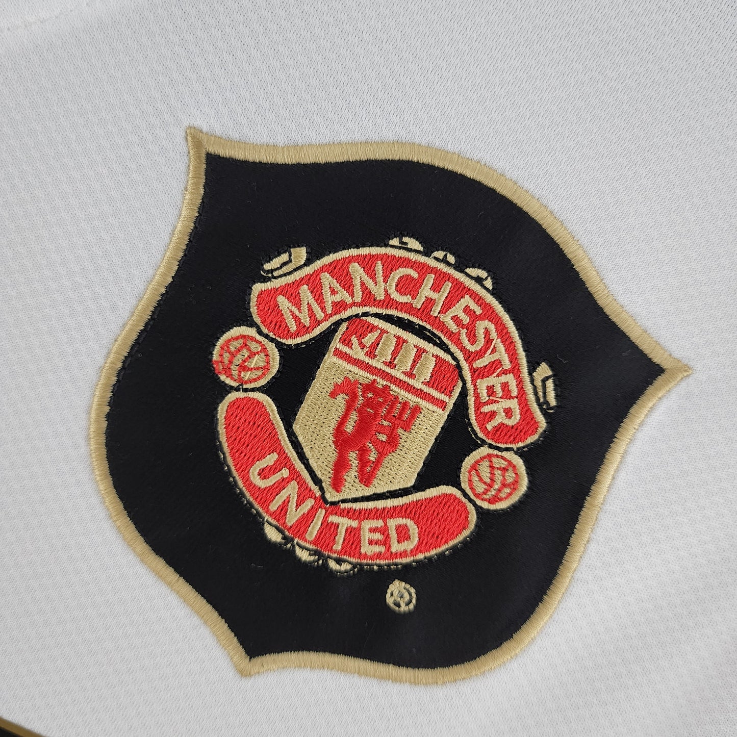 MANCHESTER UNITED II 06/07 HOMBRES (RETRO)