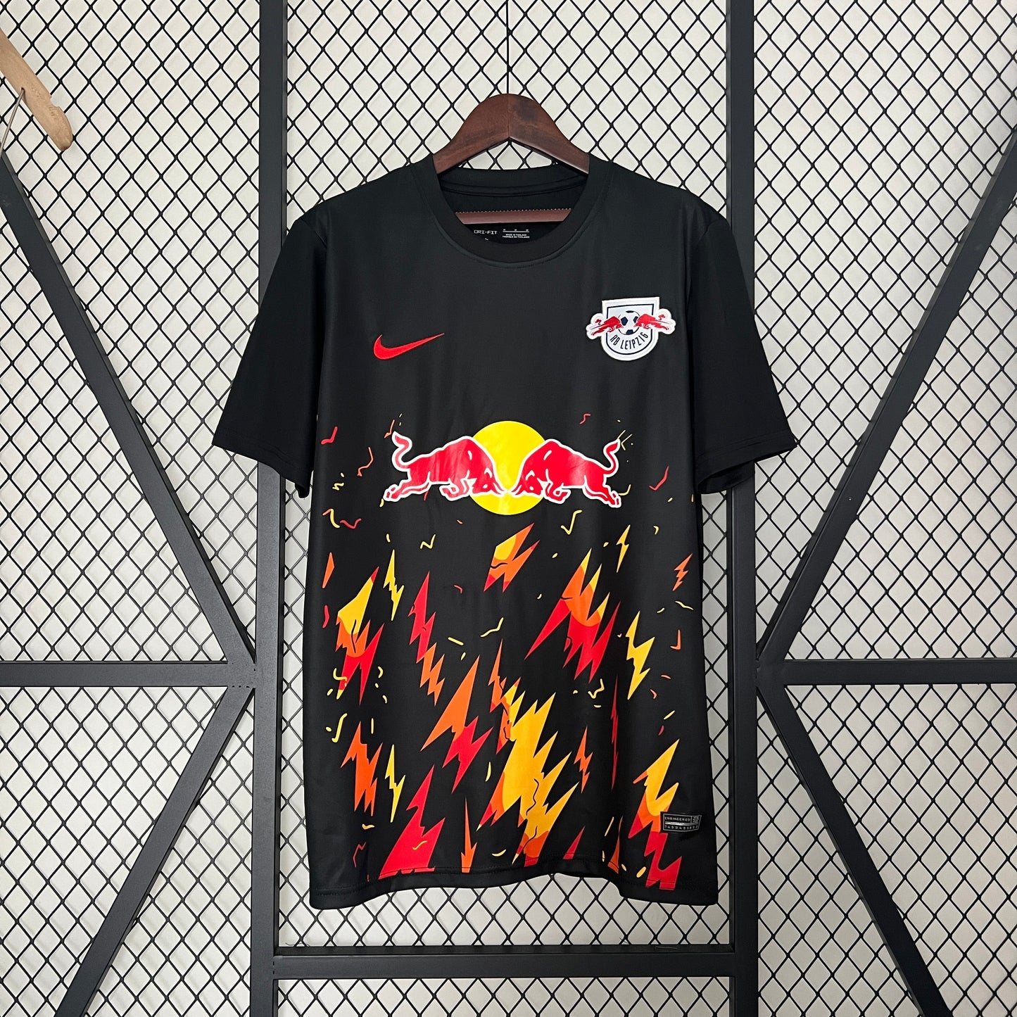 CAMISETA ROJOBULL LEIPZIG EDICIÓN ESPECIAL LIMITADO NEGRO 23/24 HOMBRES