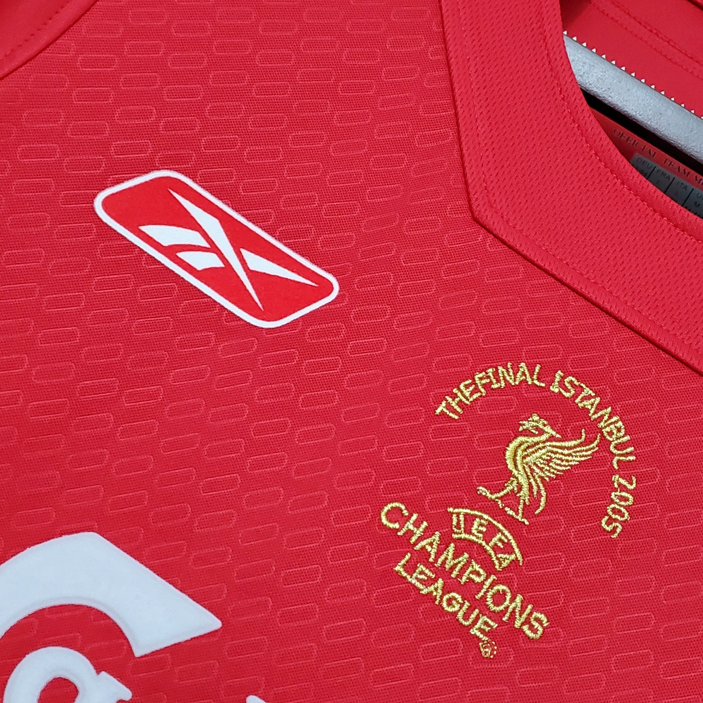 LIVERPOOL I 2005 CHAMPIONS LEAGUE HOMBRES (RETRO)