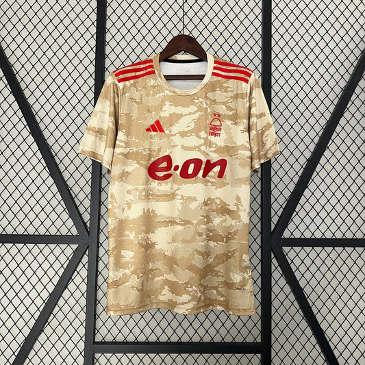 CAMISETA NOTTINGHAM FOREST ENTRENAMIENTOI 23/24 HOMBRES
