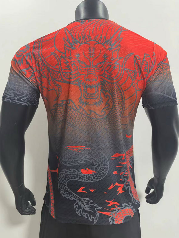 CAMISETA REAL MADRID EDICIÓN ESPECIAL ROJO AND NEGRO DRAGON (VERSIÓN DEL JUGADOR)