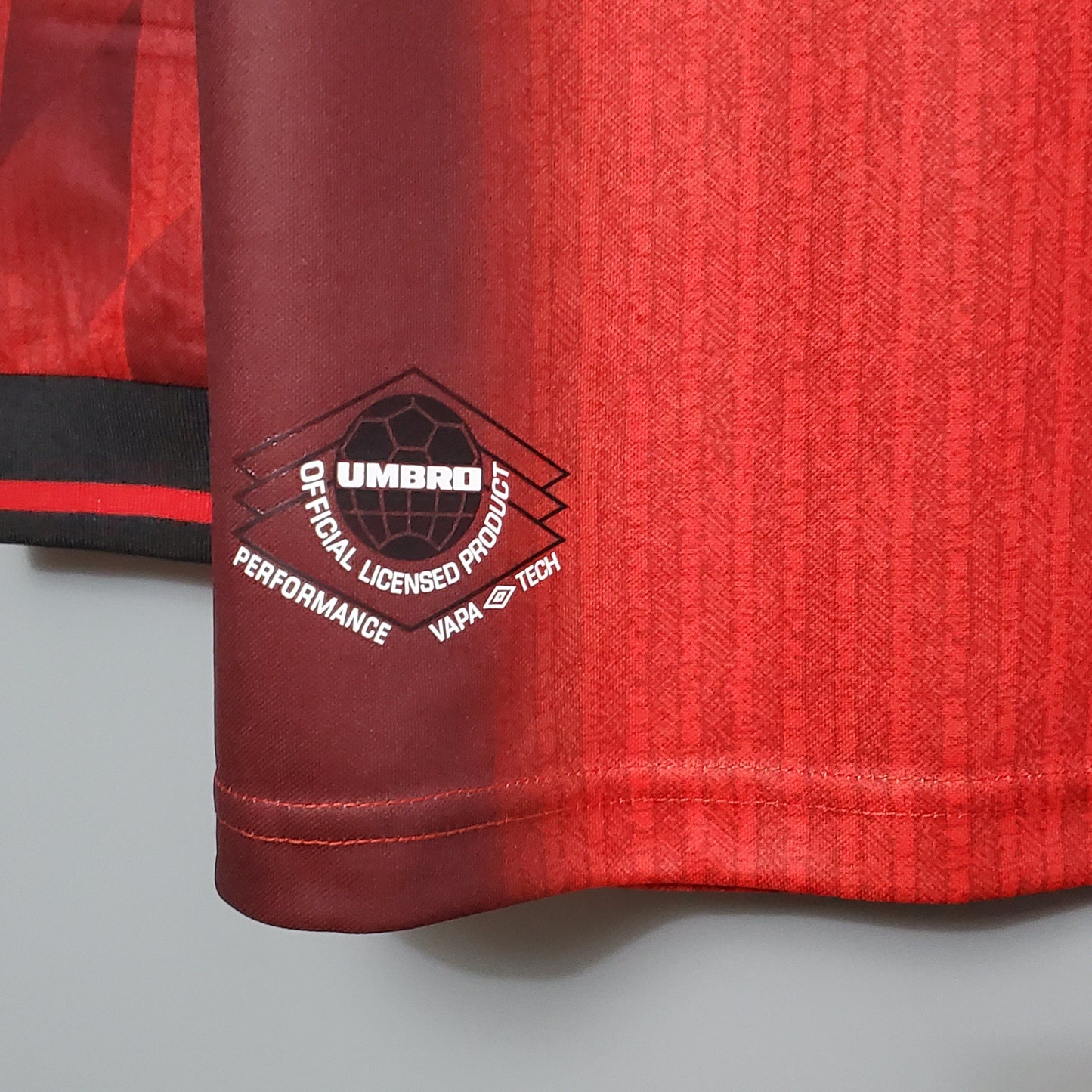 MANCHESTER UNITED I 1996 HOMBRES (RETRO) MANGA LARGA