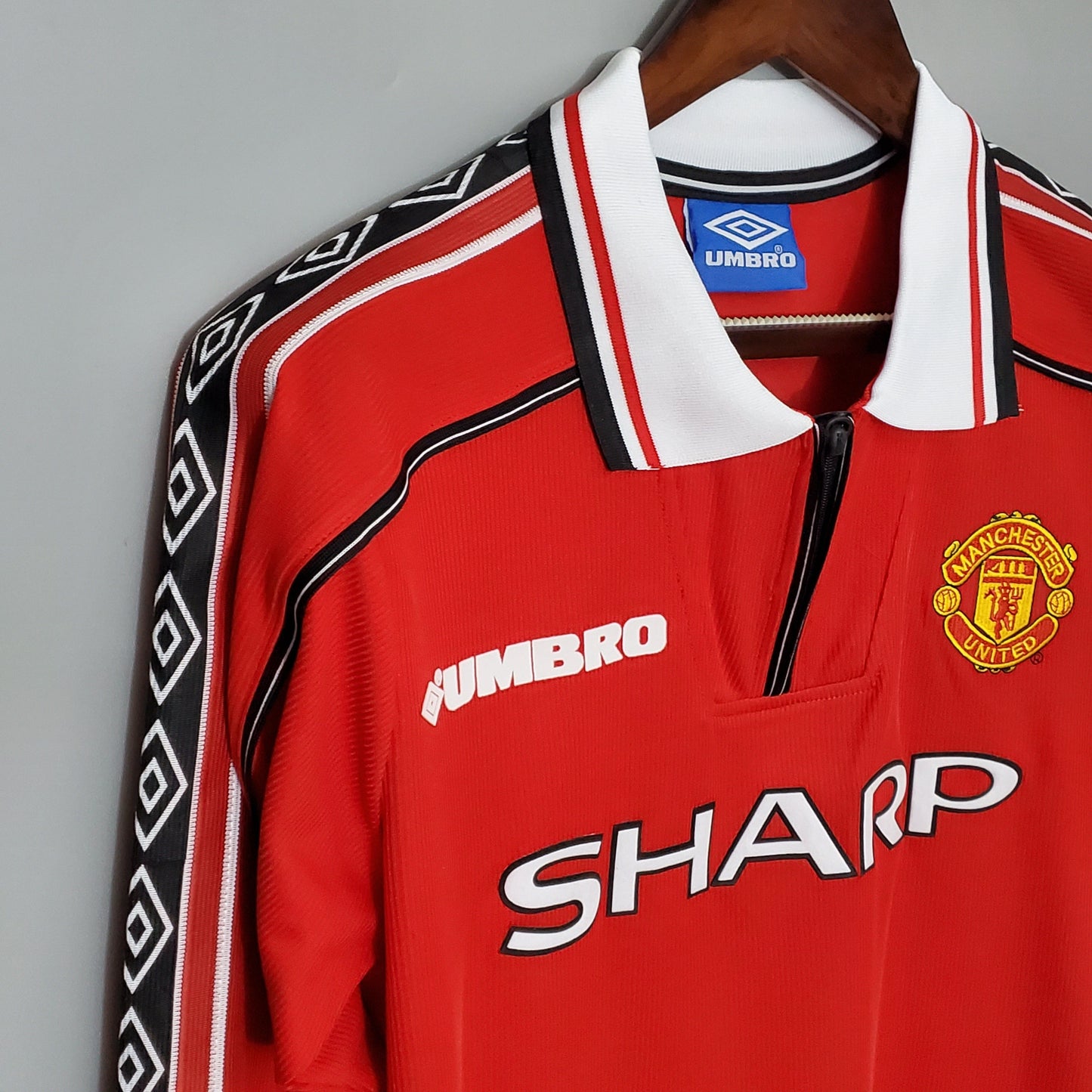 MANCHESTER UNITED I 98/99 HOMBRES (RETRO) MANGA LARGA