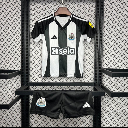 NEWCASTLE 24/25 KIT PARA NIÑOS