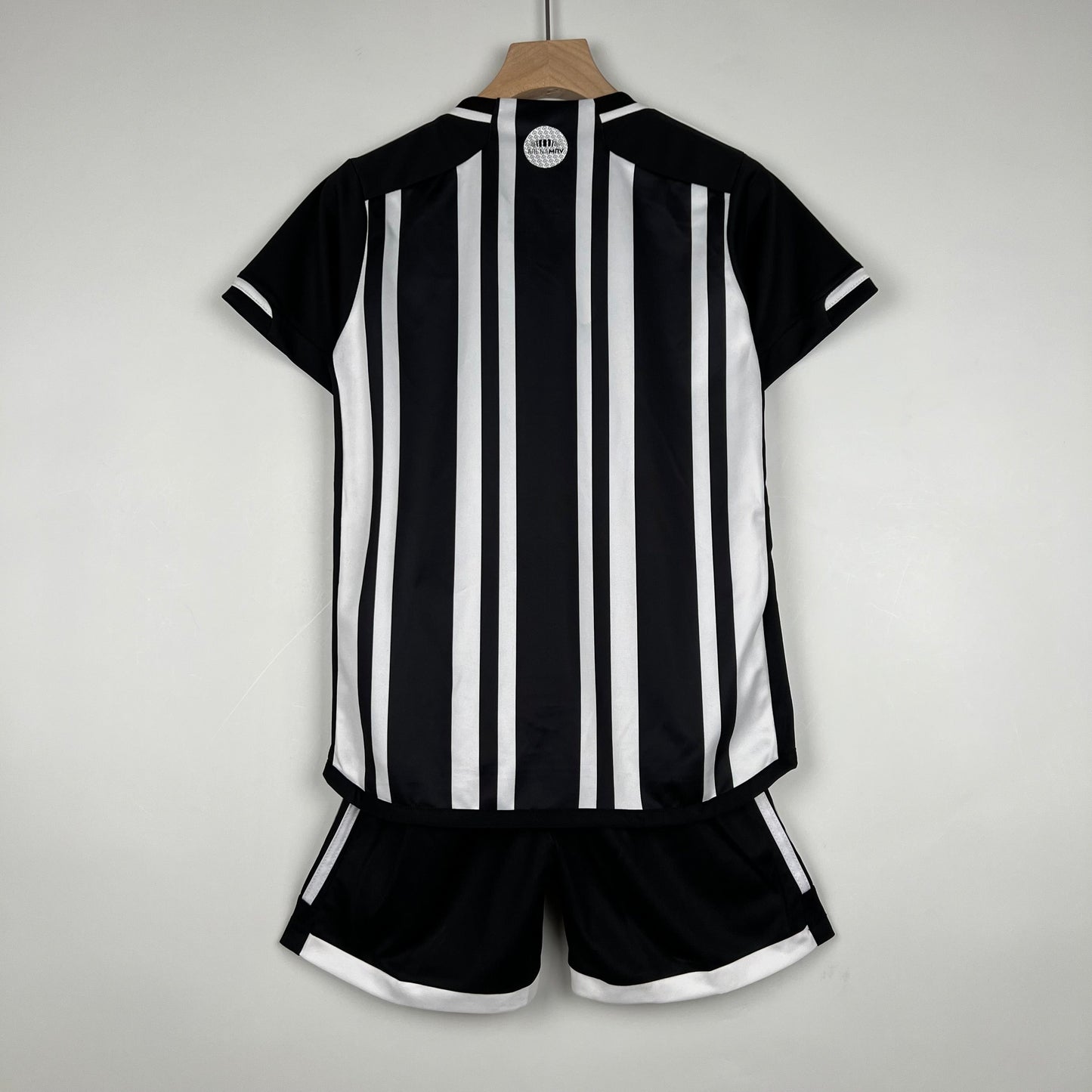 ATLETICO MINEIRO I 23/24 KIT PARA NIÑOS