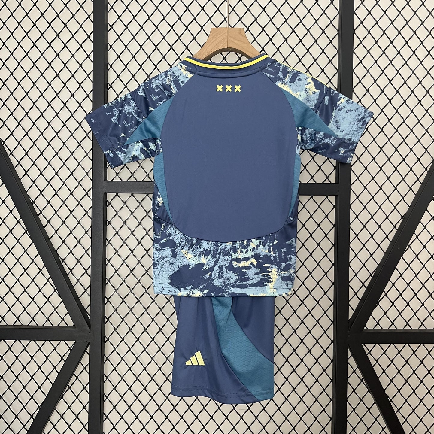 AJAX II 24/25 KIT PARA NIÑOS