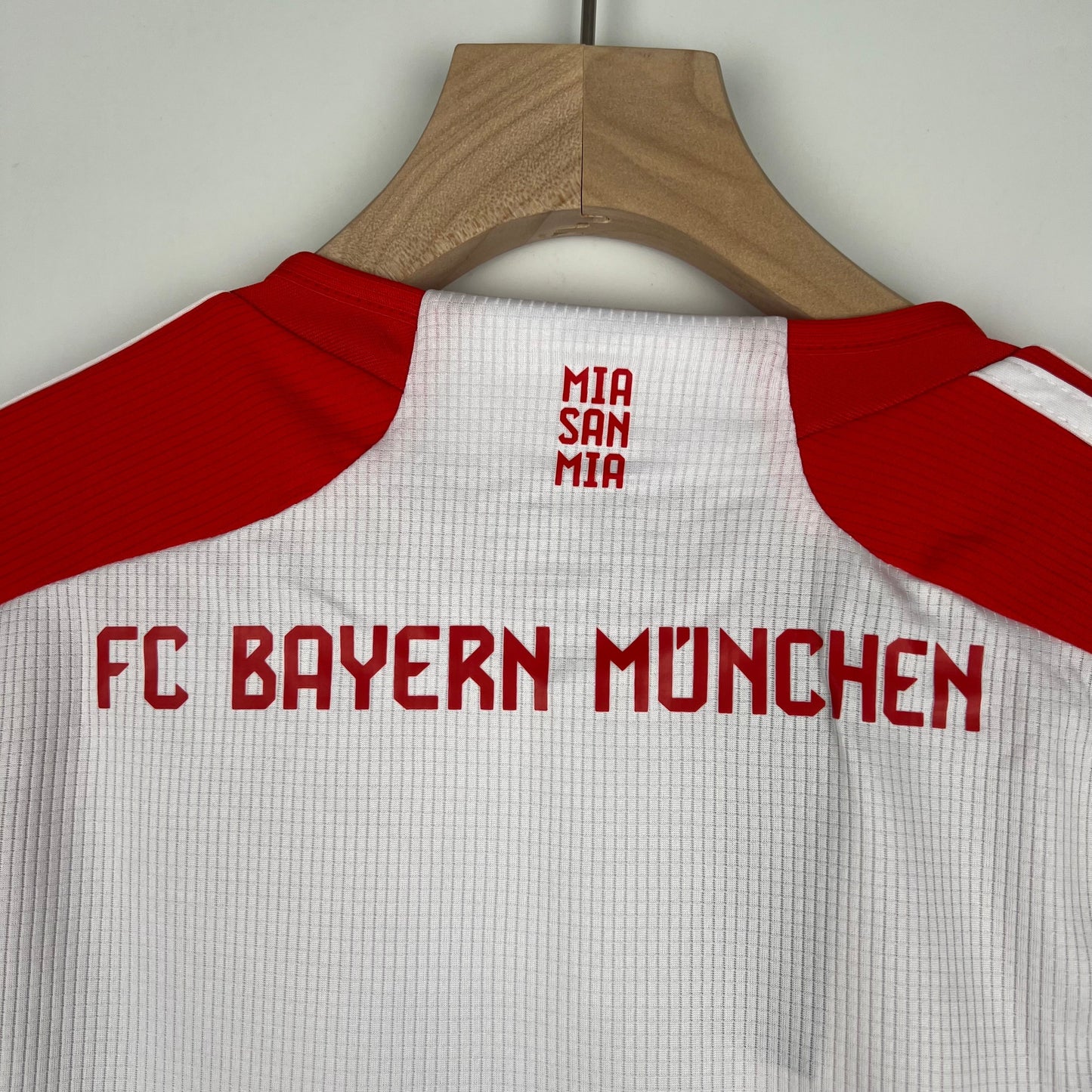BAYERN MÚNICH I 23/24 KIT PARA NIÑOS