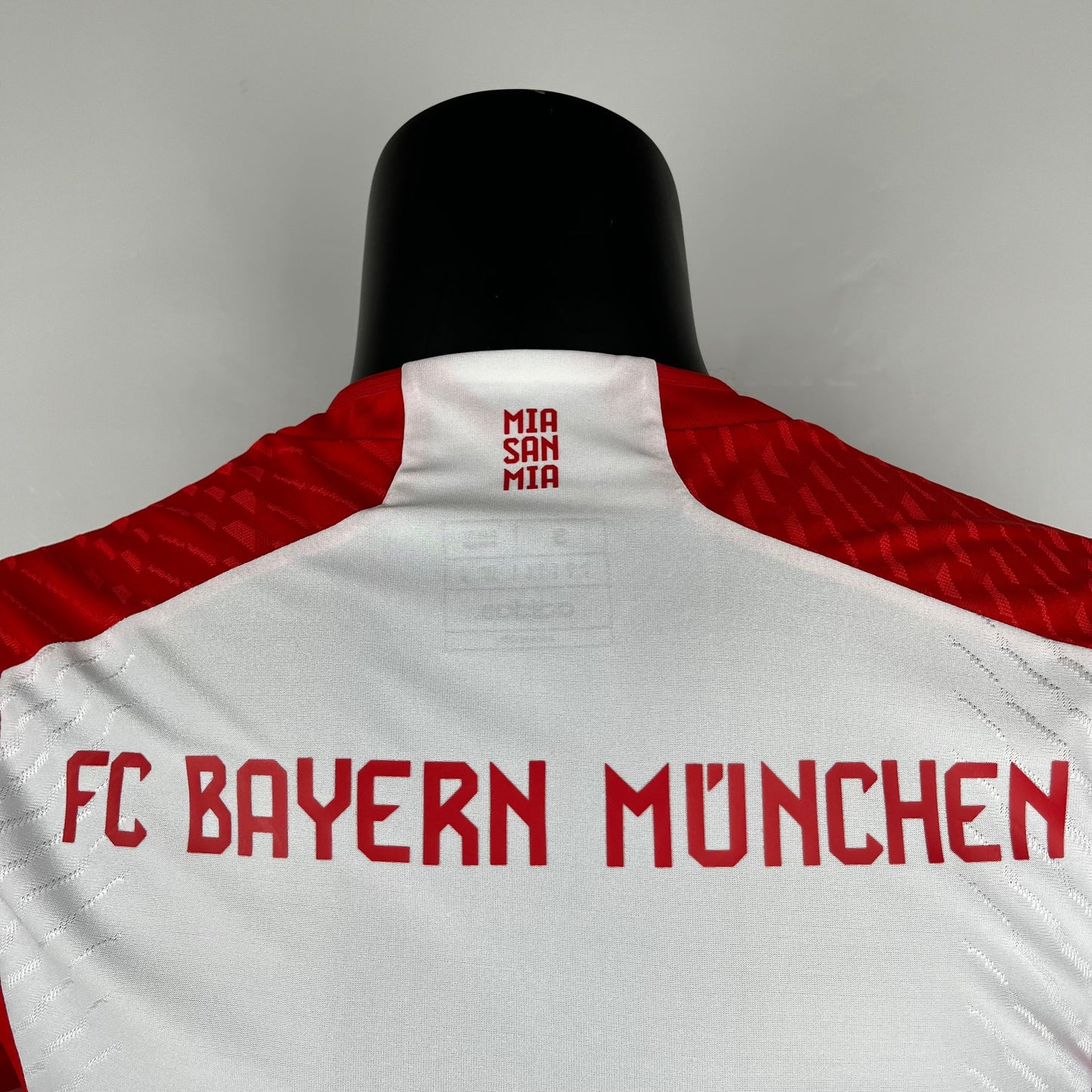 BAYERN MÚNICH I 23/24 HOMBRES (VERSIÓN DEL JUGADOR)