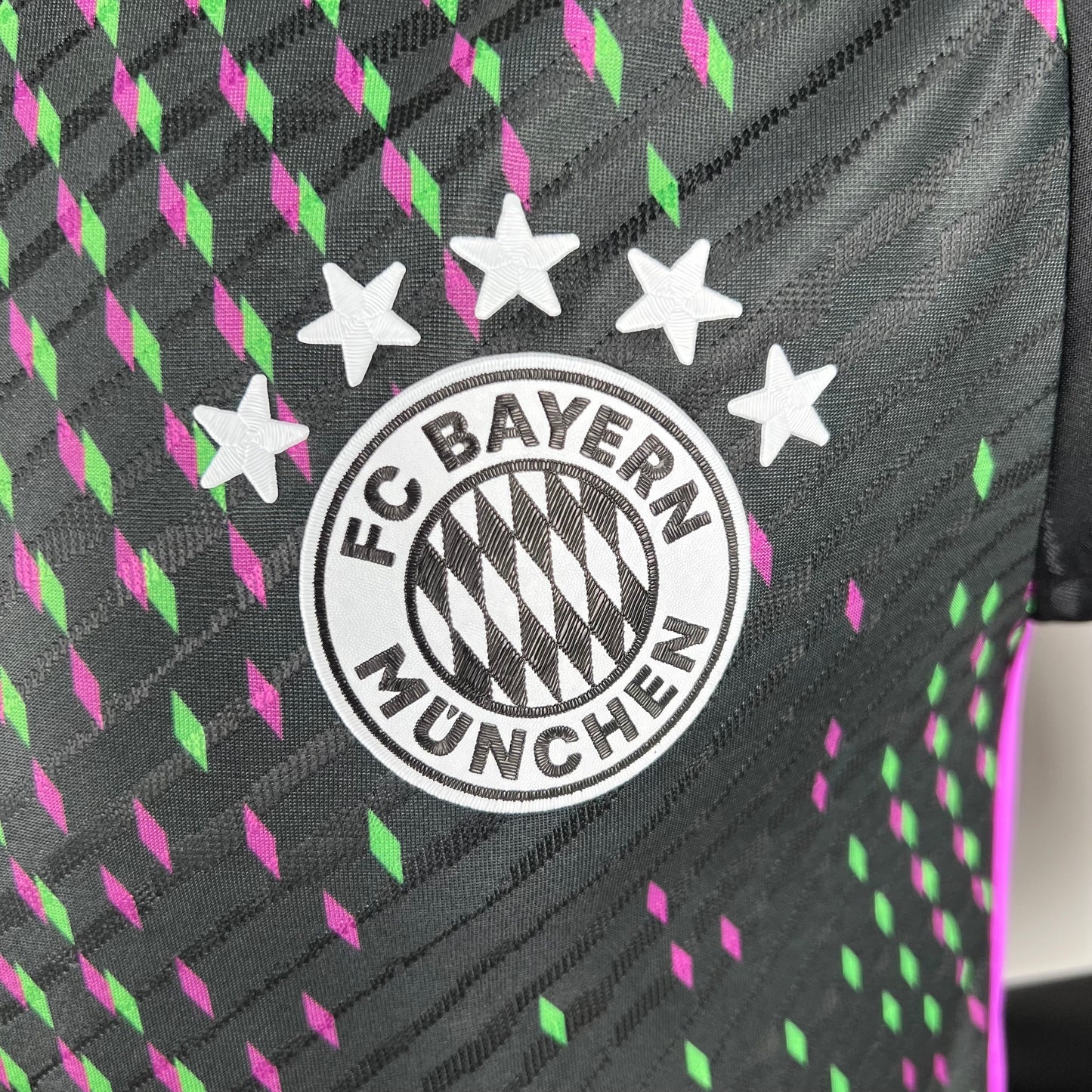 BAYERN MÚNICH EDICIÓN ESPECIAL II 23/24 HOMBRES (VERSIÓN DEL JUGADOR)