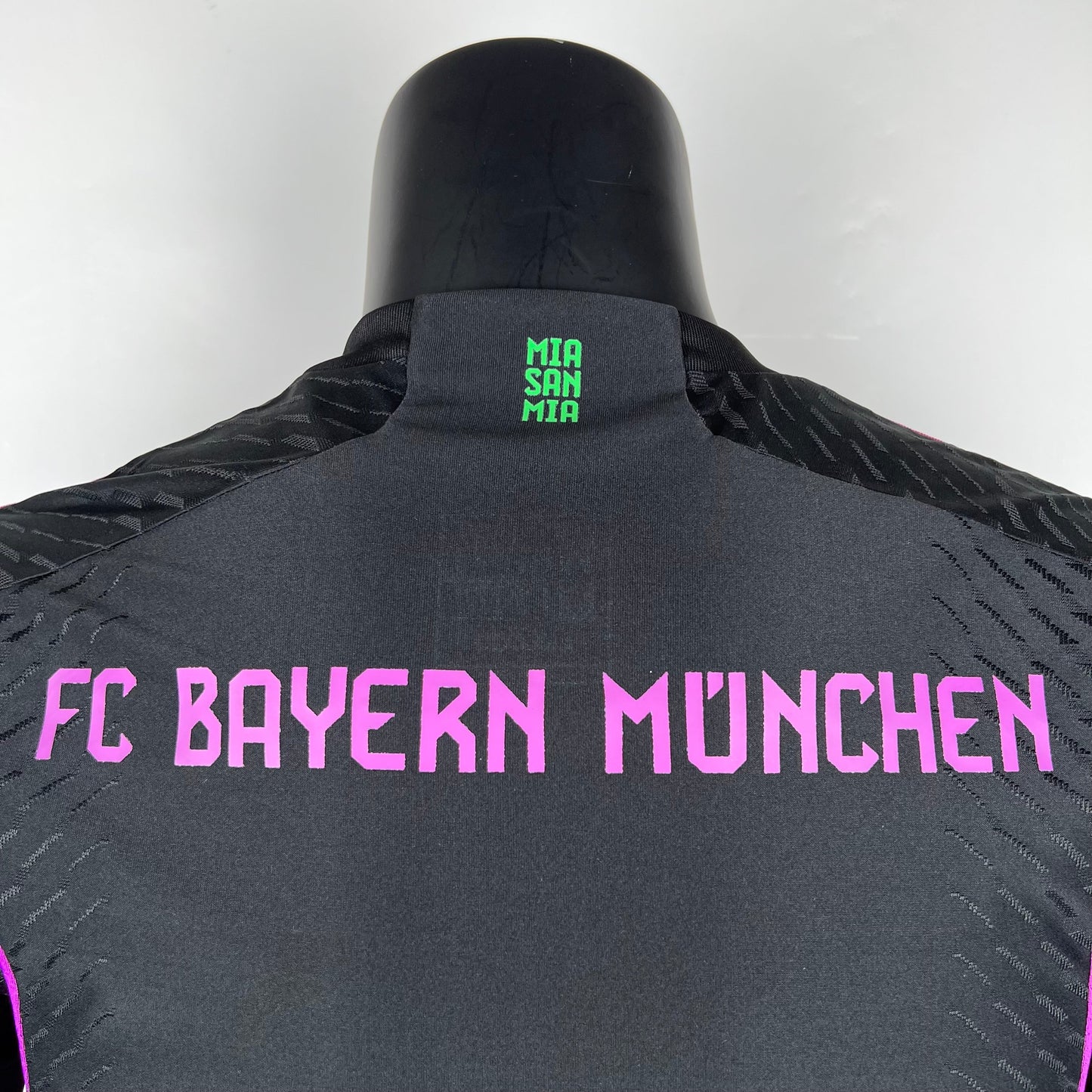 BAYERN MÚNICH EDICIÓN ESPECIAL II 23/24 HOMBRES (VERSIÓN DEL JUGADOR)