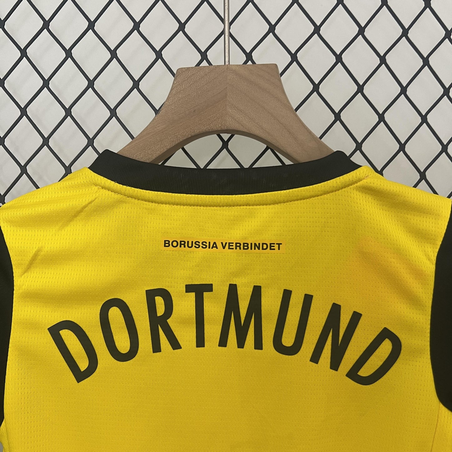 BORUSSIA DORTMUND I 24/25 KIT PARA NIÑOS