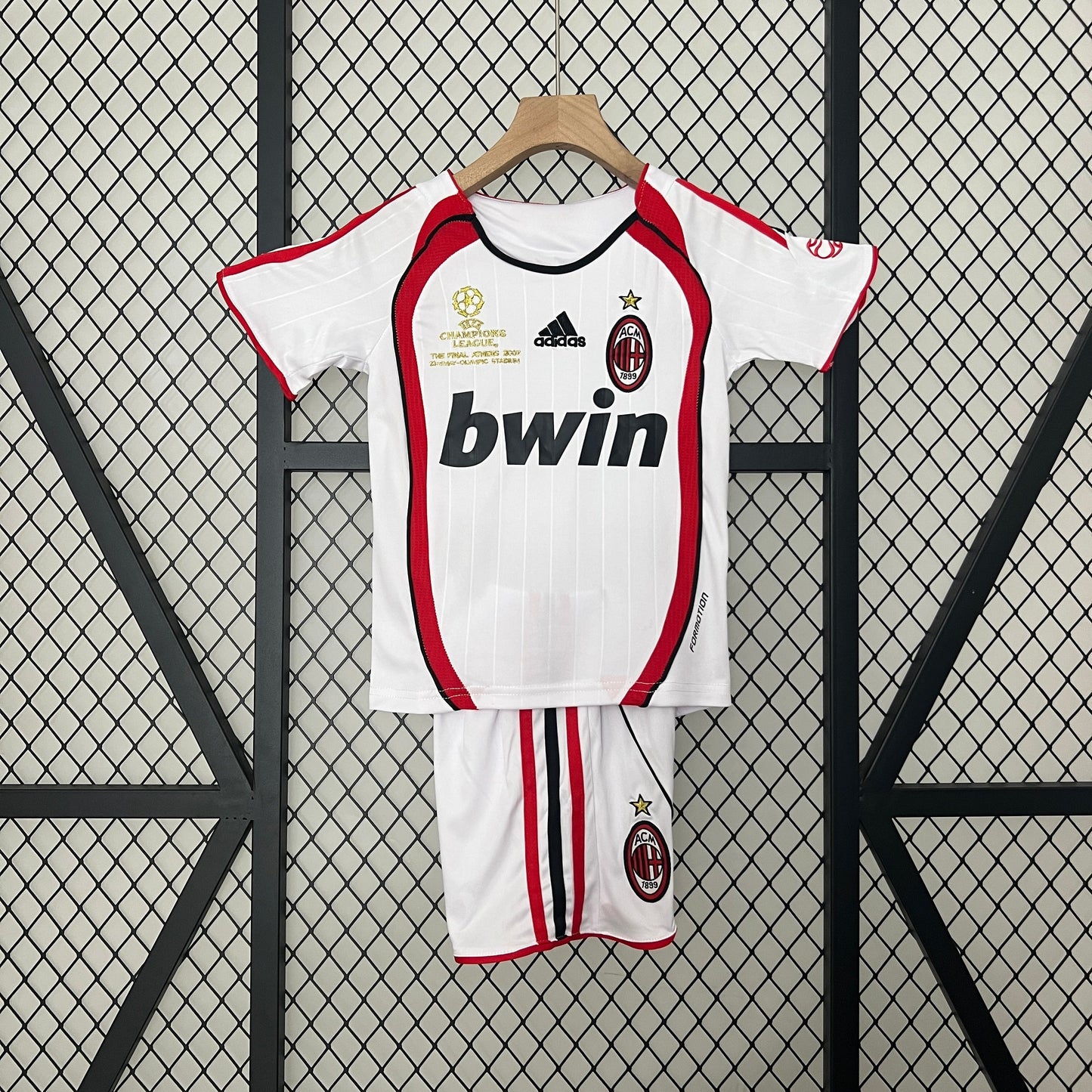 CAMISETA MILÁN II 06/07 EDICIÓN ESPECIAL LIMITADO CHAMPIONS LEAGUE KIT PARA NIÑOS (RETRO)