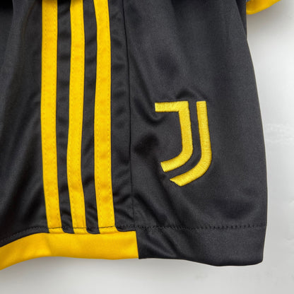 JUVENTUS I 23/24 KIT PARA NIÑOS