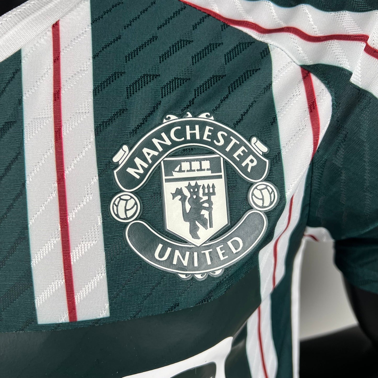 MANCHESTER UNITED III 23/24 HOMBRES (VERSIÓN DEL JUGADOR)