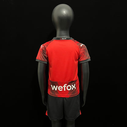 MILÁN I 23/24 KIT PARA NIÑOS